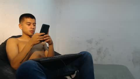 Snapshot of danielitopapii chatting on 19, 12, 2024 danielitopapii online show from 19, 12, 2024