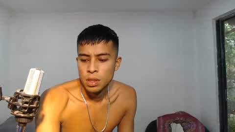 Snapshot of danielitopapii chatting on 31, 1, 2025 danielitopapii online show from 31, 1, 2025