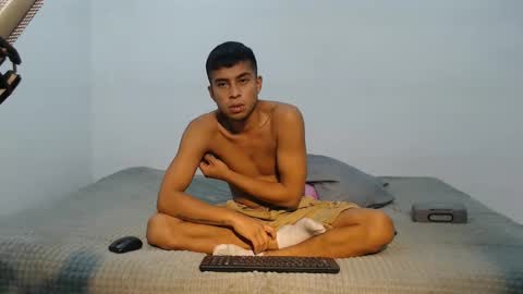 Snapshot of danielitopapii chatting on 6, 2, 2025 danielitopapii online show from 6, 2, 2025