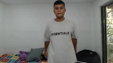 Snapshot of danielitopapii chatting on 12, 2, 2025 danielitopapii online show from 12, 2, 2025