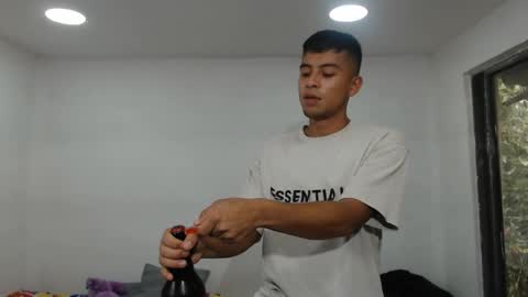 Snapshot of danielitopapii chatting on 12, 2, 2025 danielitopapii online show from 12, 2, 2025