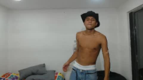 Snapshot of danielitopapii chatting on 13, 2, 2025 danielitopapii online show from 13, 2, 2025