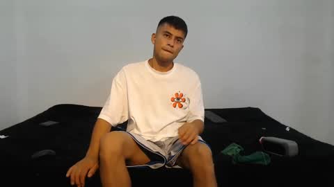 Snapshot of danielitopapii chatting on 21, 2, 2025 danielitopapii online show from 21, 2, 2025