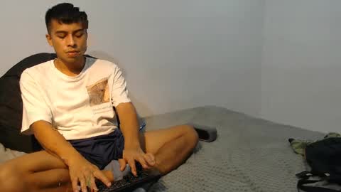 Snapshot of danielitopapii chatting on 5, 3, 2025 danielitopapii online show from 5, 3, 2025