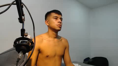 Snapshot of danielitopapii chatting on 7, 3, 2025 danielitopapii online show from 7, 3, 2025