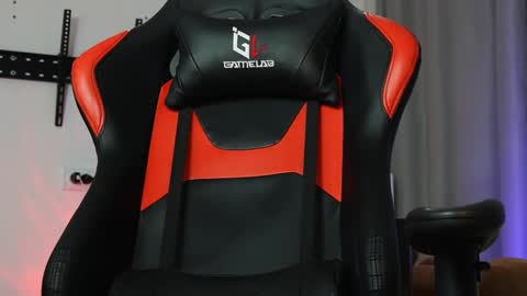 Snapshot of danielkraig_for_u chatting on 25, 2, 2025 Daniel Kraig online show from 25, 2, 2025