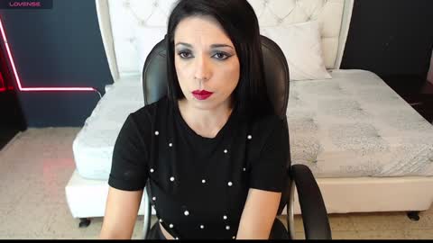 Snapshot of danielle_smithh chatting on 8, 1, 2025 Danielle Smith online show from 8, 1, 2025