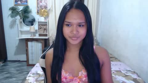 daniellelux online show from 22, 6, 2026