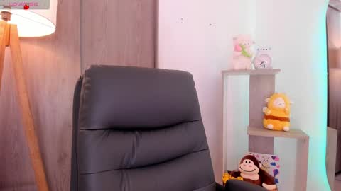 Danielle Rose online show from 3, 10, 2025