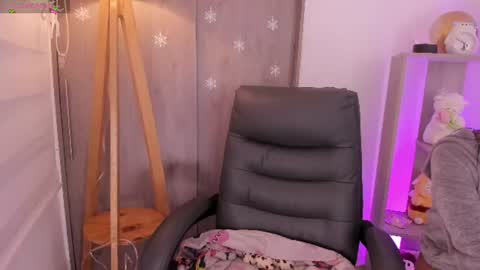 Danielle Rose online show from 24, 7, 2026