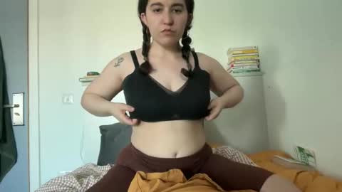 danigirl2004 online show from 22, 4, 2026