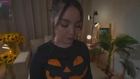      online show from 2, 10, 2025