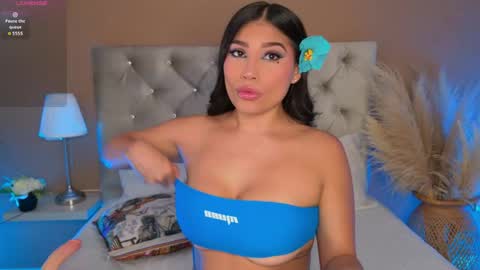Snapshot of daniileon_ chatting on 28, 5, 2026 Dani Leon online show from 28, 5, 2026