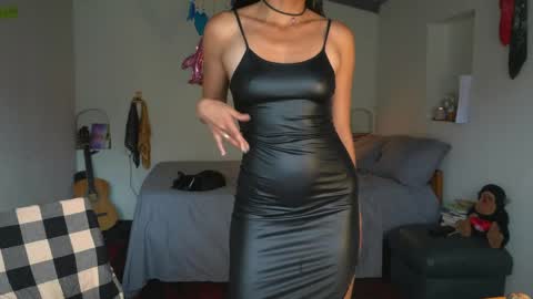 danalle .. online show from 25, 5, 2026