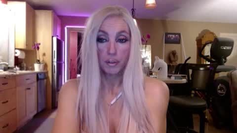 DanikaWhite69 online show from 28, 3, 2026