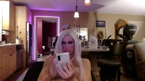 DanikaWhite69 online show from 26, 4, 2026