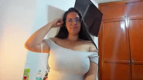 Snapshot of daniluuuu chatting on 15, 11, 2025 Dani online show from 15, 11, 2025