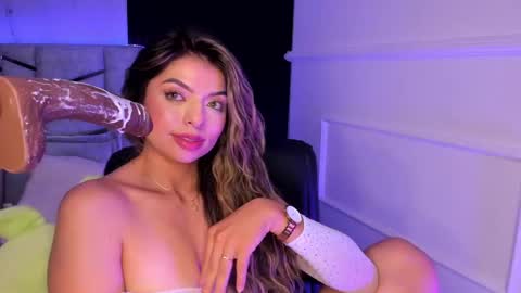 Dani Phonenix online show from 22, 2, 2025