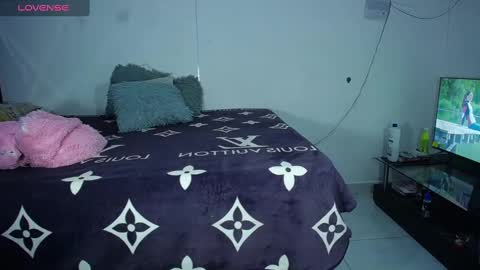 danisabrownn online show from 12, 1, 2025