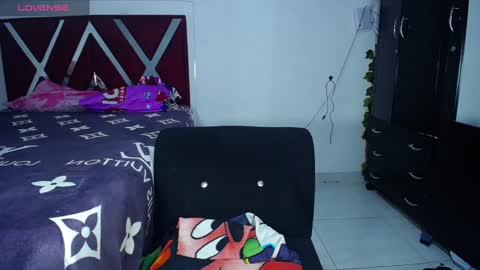 danisabrownn online show from 4, 3, 2025