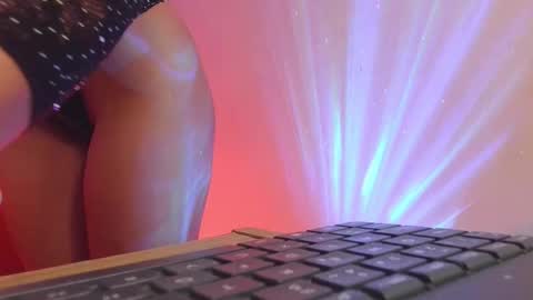 Pau online show from 7, 10, 2025