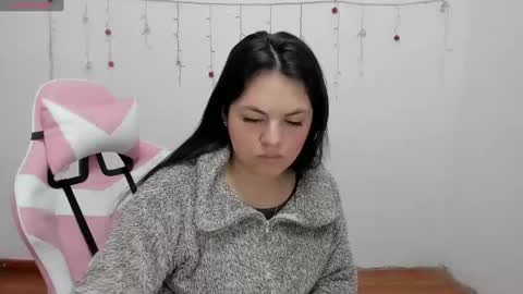 Snapshot of danna_1111 chatting on 8, 12, 2024 danna online show from 8, 12, 2024