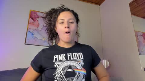 Danna Lovs online show from 20, 1, 2025