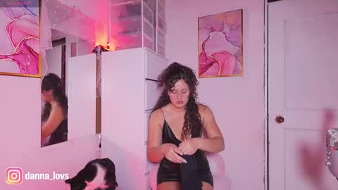 Danna Lovs online show from 1, 10, 2025