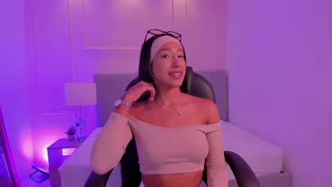 Snapshot of danna_palmeth chatting on 7, 10, 2025 danna_palmeth online show from 7, 10, 2025