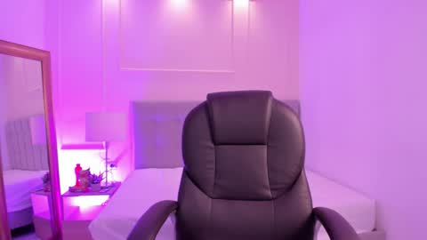 Snapshot of danna_palmeth chatting on 18, 10, 2025 danna_palmeth online show from 18, 10, 2025