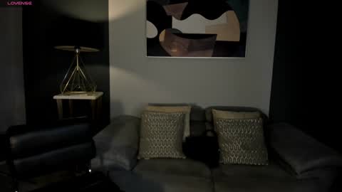 Danna Cruz  online show from 2, 2, 2025