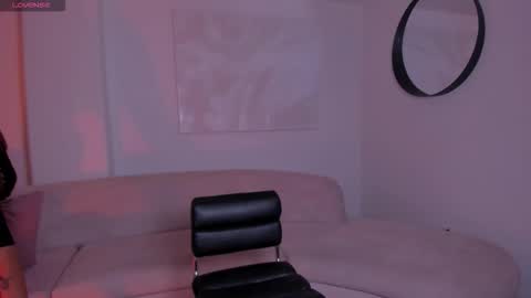 Danna Cruz  online show from 13, 9, 2025