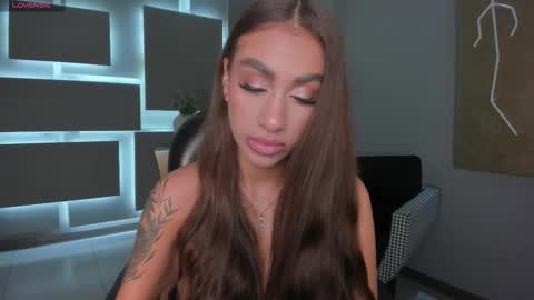 Danna Cruz  online show from 16, 2, 2026