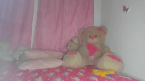 Danna Sofia jeins online show from 29, 9, 2025