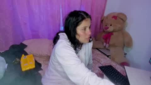 Danna Sofia jeins online show from 5, 11, 2025