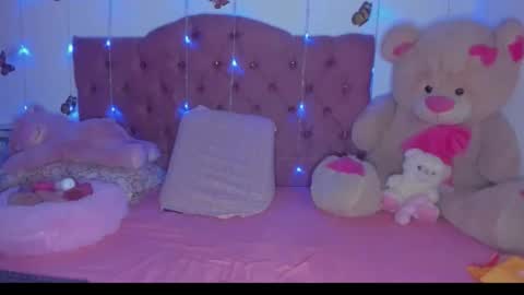 Danna Sofia jeins online show from 19, 4, 2026