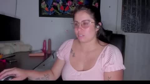 Danna Sofia jeins online show from 21, 4, 2026