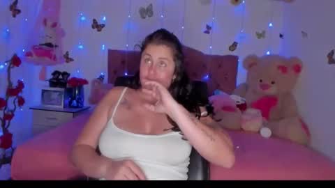 Danna Sofia jeins online show from 24, 4, 2026