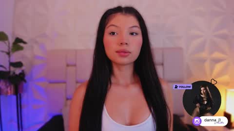 Danna online show from 8, 3, 2025