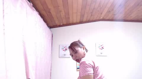 dannamomcerratt online show from 27, 4, 2026