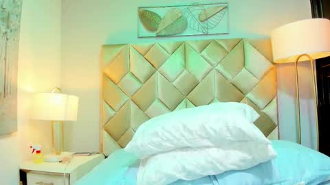 Snapshot of danniakross chatting on 27, 9, 2025 danniakross online show from 27, 9, 2025