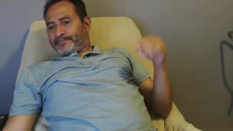 Snapshot of dantehot82 chatting on 4, 1, 2025 dantehot82 online show from 4, 1, 2025