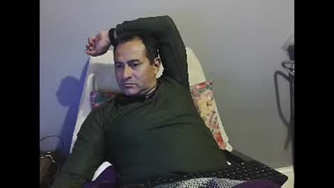 Snapshot of dantehot82 chatting on 12, 1, 2025 dantehot82 online show from 12, 1, 2025