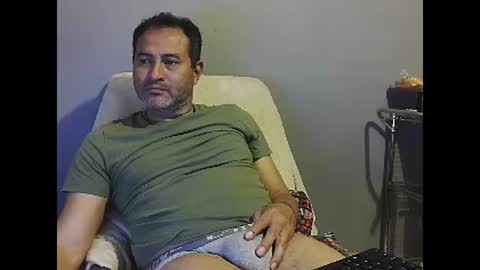 Snapshot of dantehot82 chatting on 18, 1, 2025 dantehot82 online show from 18, 1, 2025