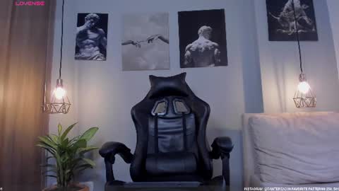 Snapshot of danteread chatting on 18, 6, 2026 danteread online show from 18, 6, 2026