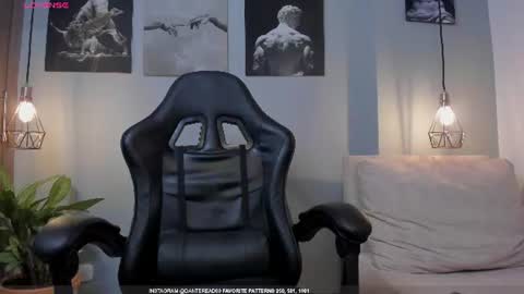 Snapshot of danteread chatting on 25, 6, 2026 danteread online show from 25, 6, 2026