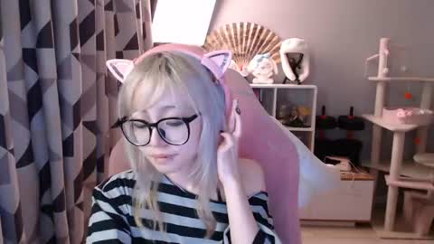 danyelleeyermann online show from 2, 7, 2026