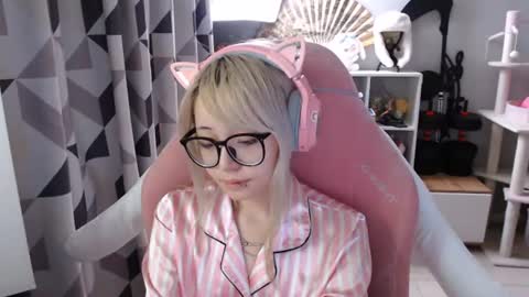 danyelleeyermann online show from 7, 7, 2026