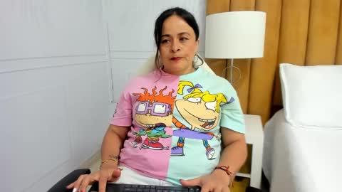 Daphne online show from 5, 2, 2025