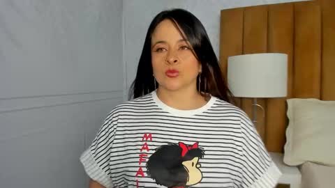 Daphne online show from 4, 3, 2025